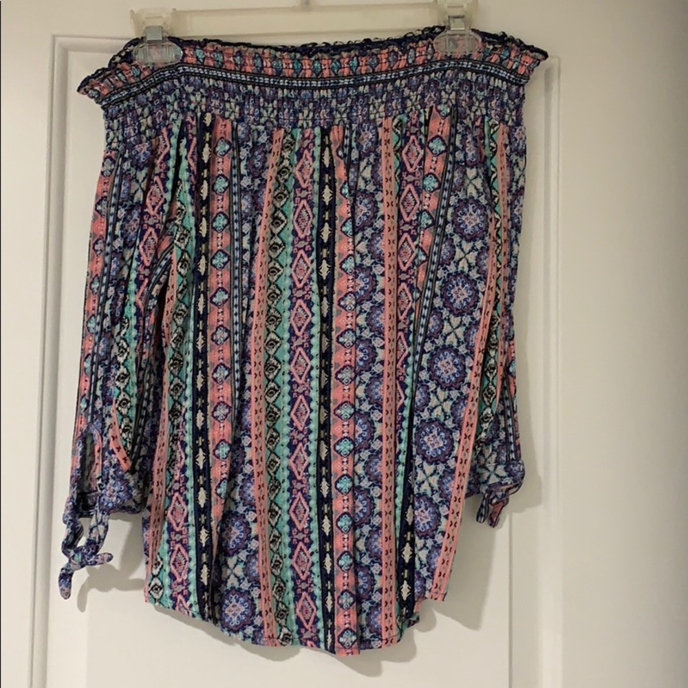 Off-the-shoulder Printed top